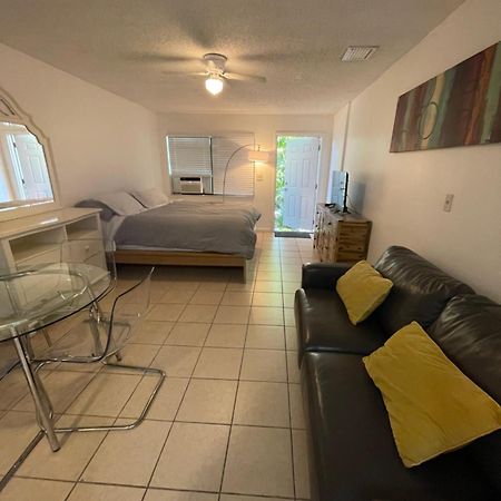 Cozy Downtown Apartments On Water Форт Лодърдейл Екстериор снимка