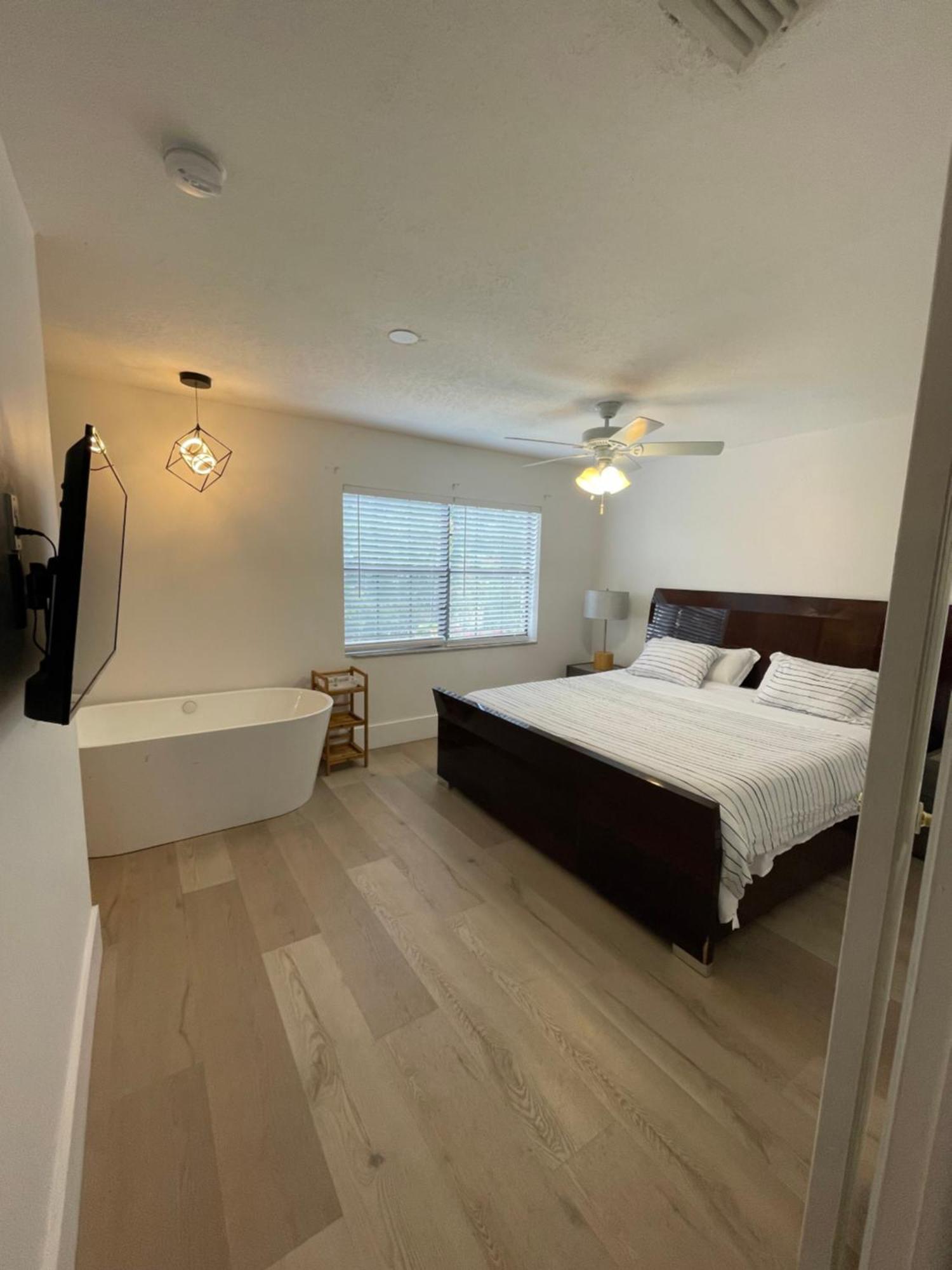 Cozy Downtown Apartments On Water Форт Лодърдейл Екстериор снимка
